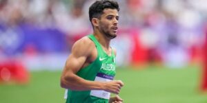 أولمبياد باريس.. العداء الجزائري جمال سجاتي يفوز بالميدالية البرونزية في سباق 800متر