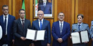 “مرابي يشرف على إبرام اتفاقية بين قطاعه والمديرية العامة للجمارك”