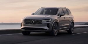 لمواصلة المنافسة مع التركيز على التقنيات.. فولفو XC90 تصل بتحديثات موديل 2025