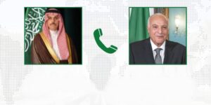 عطاف يتلقى اتصالا هاتفيا من نظيره السعودي