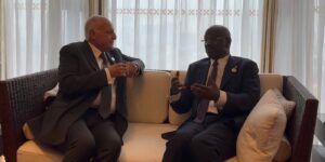 عطاف يتحادث مع نظيره الموريتاني ببكين