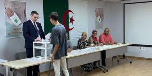 إقبال كثيف على مكاتب الاقتراع بمرسيليا وأفينيون