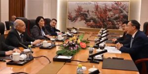 منتدى التعاون الافريقي-الصيني: عطاف يلتقي مع نائب وزير الشؤون الخارجية لجمهورية الصين