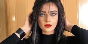 رضوى الشربيني تعلن انتهاء تقديم برنامجها “هي وبس”