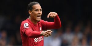 سلوت يقترح ثلاثة أسماء.. ليفربول يبحث عن خليفة فان دايك