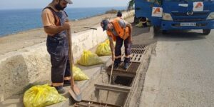 بالتركيز على أماكن تراكم المياه.. استنفار بالشراقة للوقاية من أخطار التقلبات الجوية