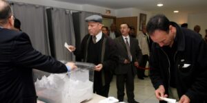 رئاسيات: الجزائريون المقيمون في باريس يتجندون للتصويت قبل نهاية الاقتراع