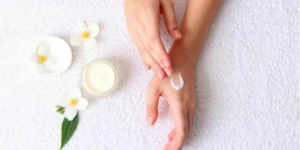 فعاليته في مكوناته.. نصائح لاختيار كريم اليدين المناسب لفصل الخريف