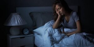 “الاكتئاب الليلي”.. لماذا يحدث في الليل فقط؟