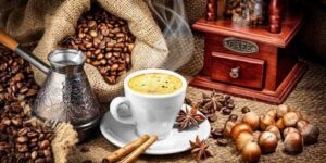 القهوة منزوعة الكافيين.. ما لها وما عليها؟