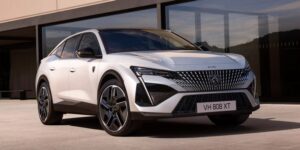 بيجو تكشف عن  e-408 فاستباك الكهربائية