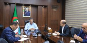 وزير السكن عقد اجتماعا طارئا.. حادث انهيار عمارة في بشار يستنفر وزارة السكن وأوامر بترحيل السكان