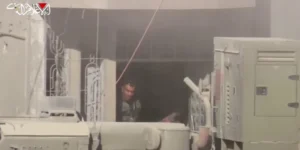 لقطات مثيرة لهجوم “القسام” على مقر قيادة للاحتلال في مخيم جباليا ‏
