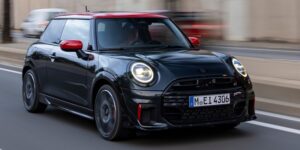 تقدم المزيد من العزم والرفاهية.. ميني JCW 2025