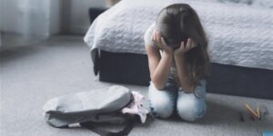 بعد أسابيع من الدخول المدرسي.. أمهات يُفاجأن برفض أطفالهن الذهاب إلى المدرسة