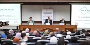 العربي بوعمامة يُكرَّم في مؤتمر كلية الإعلام الدولي بجامعة الأهرام الكندية