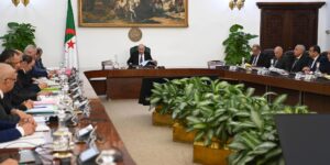 الرئيس تبون يأمر بانسجام مشروع قانون المالية 2025 مع المشاريع الكبرى التي التزم بها مع الشعب الجزائري