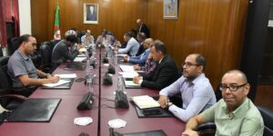 لجنة الفلاحة بالبرلمان تبحث مع مسؤولين إثراء مشروع قانون تسيير النفايات