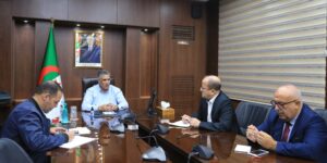 وزير السكن يعقد اجتماعا طارئا إثر انهيار عمارة ببشار