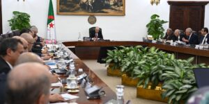 الرئيس تبون يؤكد خلال ترأسه اجتماعا لمجلس الوزراء.. المواطن ينبغي أن يكون الشغل الشاغل لكل موظف عمومي