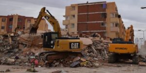 رفع دعوى قضائية ضد المتسببين في انهيار عمارة ببشار