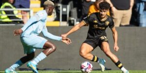 بلومي يواصل التألق في إنجلترا