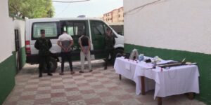باتنة: توقيف شخصين بتهمة تزوير العملة الوطنية والمتاجرة في الأسلحة