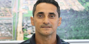 وفاة المدافع البرازيلي السابق زي كارلوس