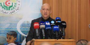 بن مبارك يدعو الشباب للمزيد من الانخراط في معركة تشييد الوطن