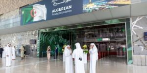 حضور قوي للجالية الجزائرية بقطر في معرض المنتجات الجزائرية