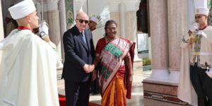 رئيس الجمهورية يخص نظيرته الهندية باستقبال رسمي بمقر رئاسة الجمهورية