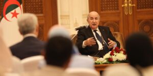 رئيس الجمهورية يلتقي بمسقط بأفراد الجالية الجزائرية المقيمة بسلطنة عمان