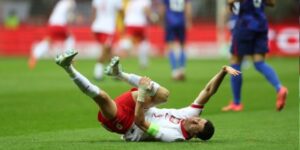 ليفاندوفسكي يثير القلق في برشلونة