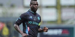 من بوابة تورينو.. بالوتيلي قريب من العودة للكالتشيو