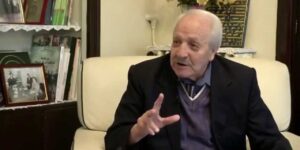 وفاة العقيد الطاهر زبيري …الجزائر تفقد شخصـية ثورية ذات أبعـاد إنـسـانـيـة