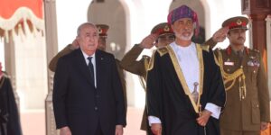 رئيس الجمهورية يخص باستقبال رسمي من قبل جلالة سلطان عمان