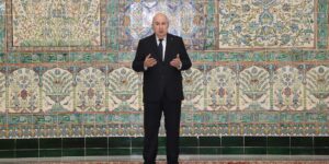 الرئيس تبون يترحم على الشهداء بمناسبة اليوم الوطني للهجر