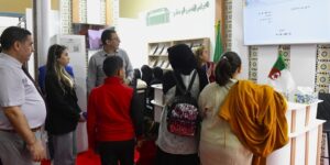 جناح المجلس الشعبي الوطني يستقطب الزوار في معرض الجزائر الدولي للكتاب