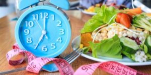 تقليل الوجبات والصيام المتقطع.. في ميزان المختصين