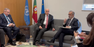 عطاف يعقد جلسة عمل مع نظيره البرتغالي