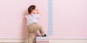 قد يُشكل بديلا للحقن اليومية.. باحثون يكشفون عن عقار جديد يزيد من طول الأطفال