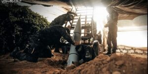 القسام تقصف قاعدة “رعيم” العسكرية بصواريخ “رجوم”