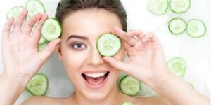 أقنعة متعددة الاستعمالات.. الخيار صديق البشرة ورفيقها نحو النضارة