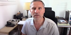 فرنسا دولة لا تؤمن بحرية التعبير ولا يمكن أن تلعب دور الواعظ مع الجزائر