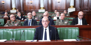 وزير الدفاع التونسي: ‘الجيش كشف مخيمات للارهابيين وفكّك 62 لغمًا’