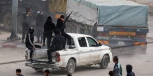 تحقيق صهيوني: الجيش يتواطأ مع العصابات لنهب المساعدات في القطاع