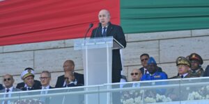 تبون.. الجزائر تواصل بناء مستقبلها بتضحيات أبنائها