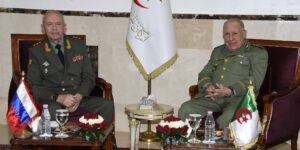 نائب وزير الدفاع الروسي يشيد بالمستوى الراقي الذي طبعه الاستعراض العسكري الجزائري