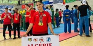 بداري يهنئ الطالبة حلفاوي إثر تتويجها بثلاث ميداليات في كوت ديفوار