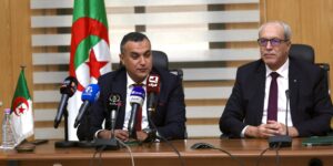 وزير البريد الجديد يستلم مهامه.. زروقي يؤكد على تكثيف الجهود في سبيل تطوير القطاع